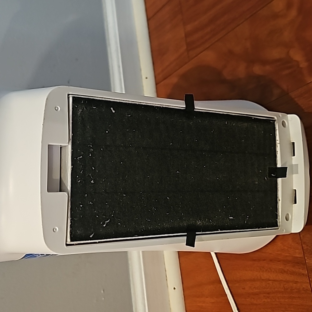Febreze Mini Tower Air Purifier with Dual-Action HEPA-Type Filter, FHT180W, - Picture 5 of 8